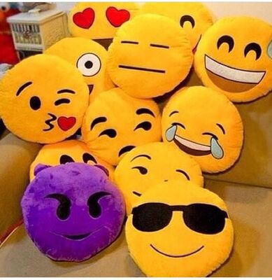 Κίτρινο μαξιλάρι ύπνου μωρών Emoji Emoticon γύρω από γεμισμένο για την εγχώρια χρήση